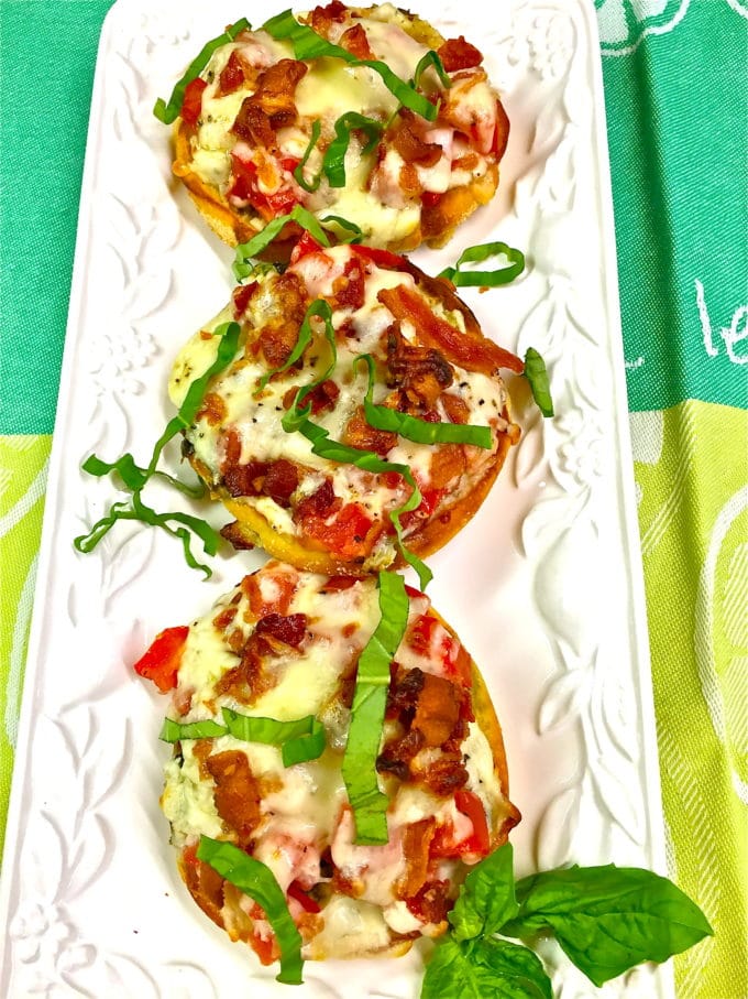 Bacon and Tomato English Muffin Pizza photo