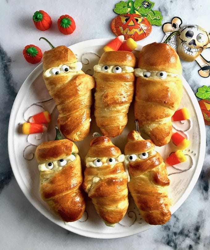 Easy Halloween  Jalape o Mummies