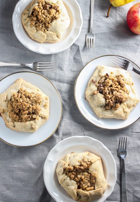 apple-pear-galettes-with-pecan-streusel-7