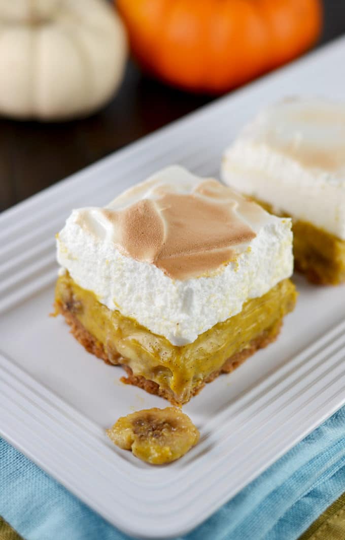 pumpkin-banana-cream-pie-bars-marshmallow