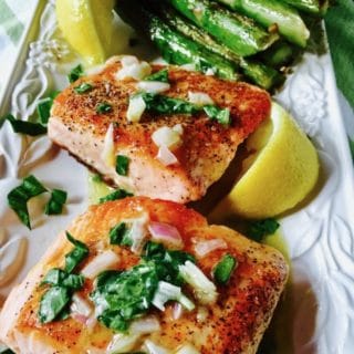 Easy Pan Seared Salmon with Asparagus ready to serve