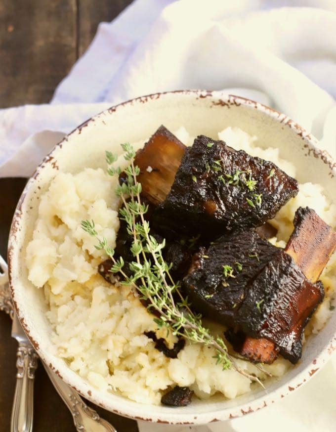Easy Red Wine Braised Beef Short Ribs with mashed potatoes