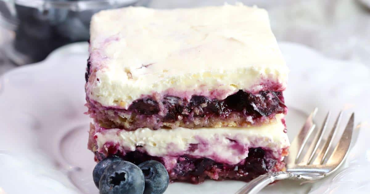 Blueberry Delight - An Easy Blueberry Dessert | gritsandpinecones.com