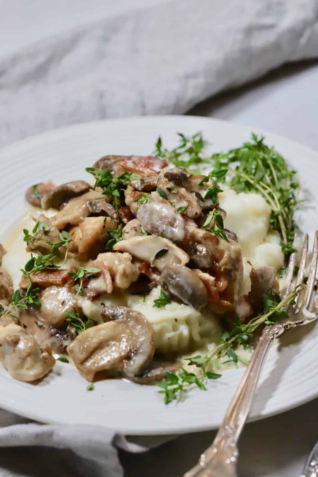 Bacon And Mushroom Skillet Chicken Gritsandpinecones bacon-and-mushroom-skillet-chicken-gritsandpinecones