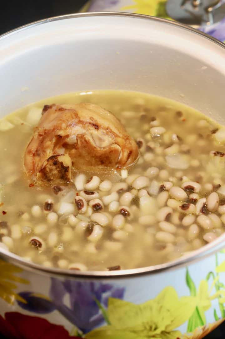 Easy Southern Black-Eyed Peas (New Year’s Day Tradition) - Grits and ...
