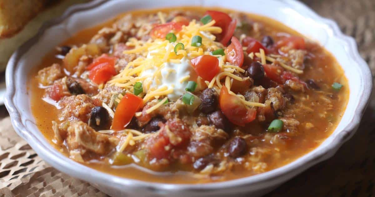 Easy Salsa Verde Chicken Chili Recipe | Grits and Pinecones