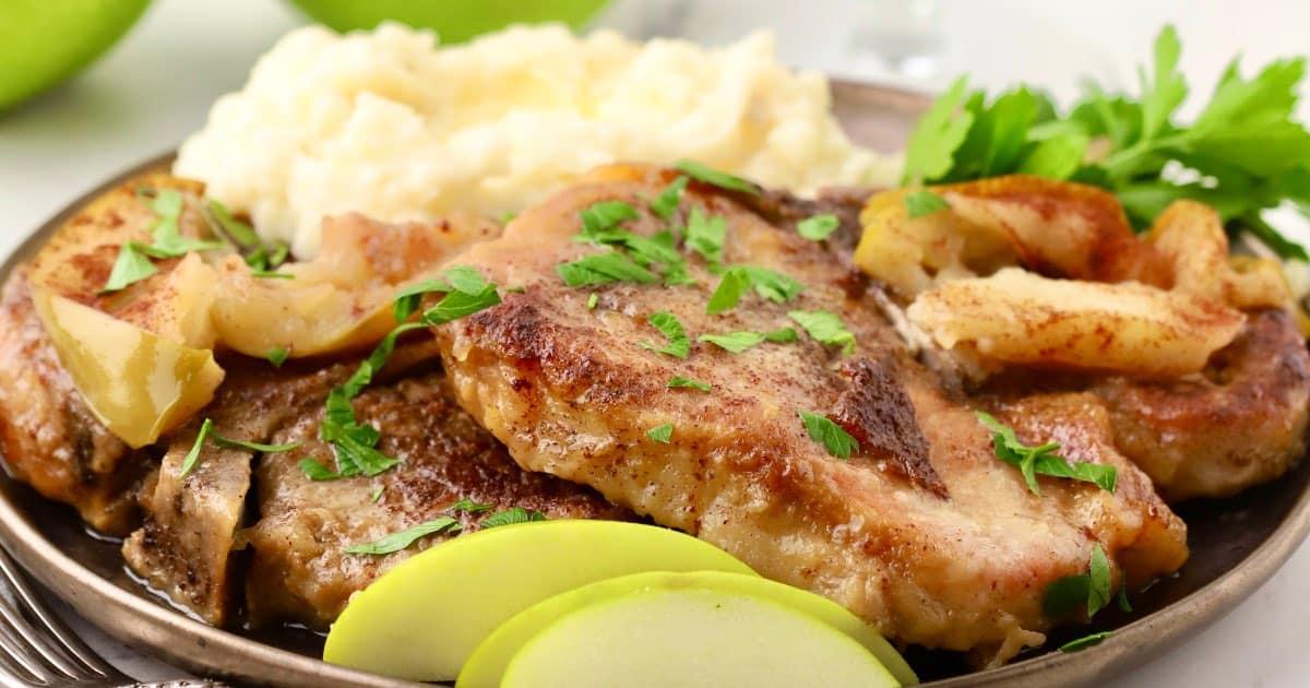 Easy Crockpot Pork Chops and Apples