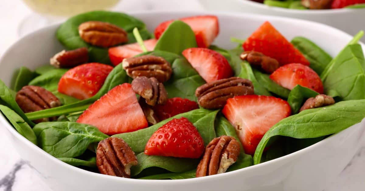 Best Spinach Strawberry Salad Recipe with Pecans