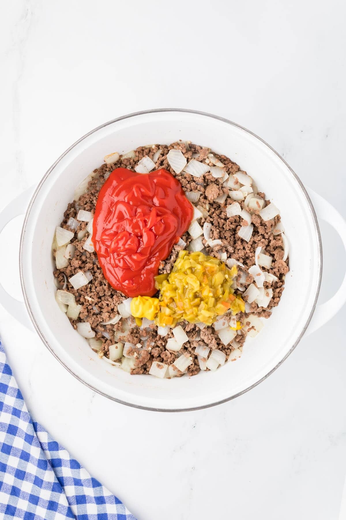 Cooked ground beef with ketchup, green chilies and mustard added. 